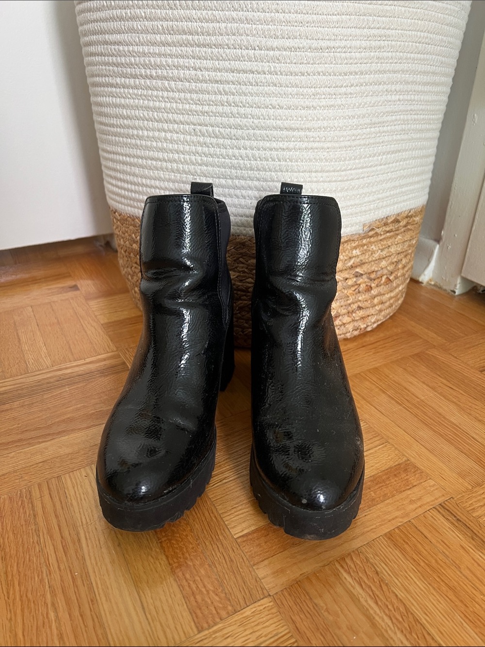 Aldo Black Glossy Chunky Heel Ankle Boots - Picture 2 of 4